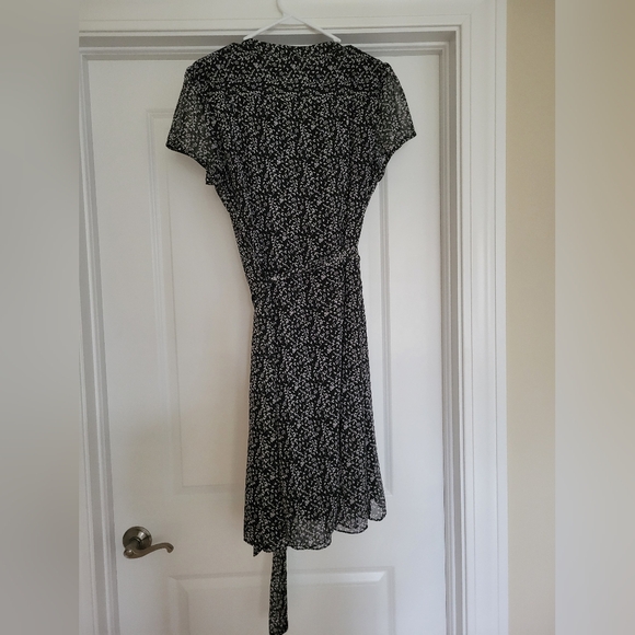 Chiasso Short Sleeve Black/White Floral Tie Waist Dress - Size 14 - Picture 3 of 3